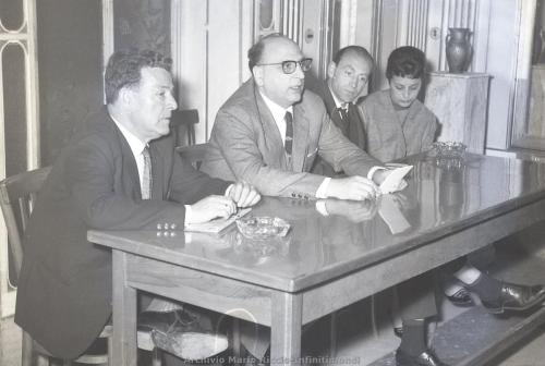 1964-1-MAGGIO-JUAN-MODESTO-E-MARCOZ-ANA-CON-MAURIZIO-VALENZI-